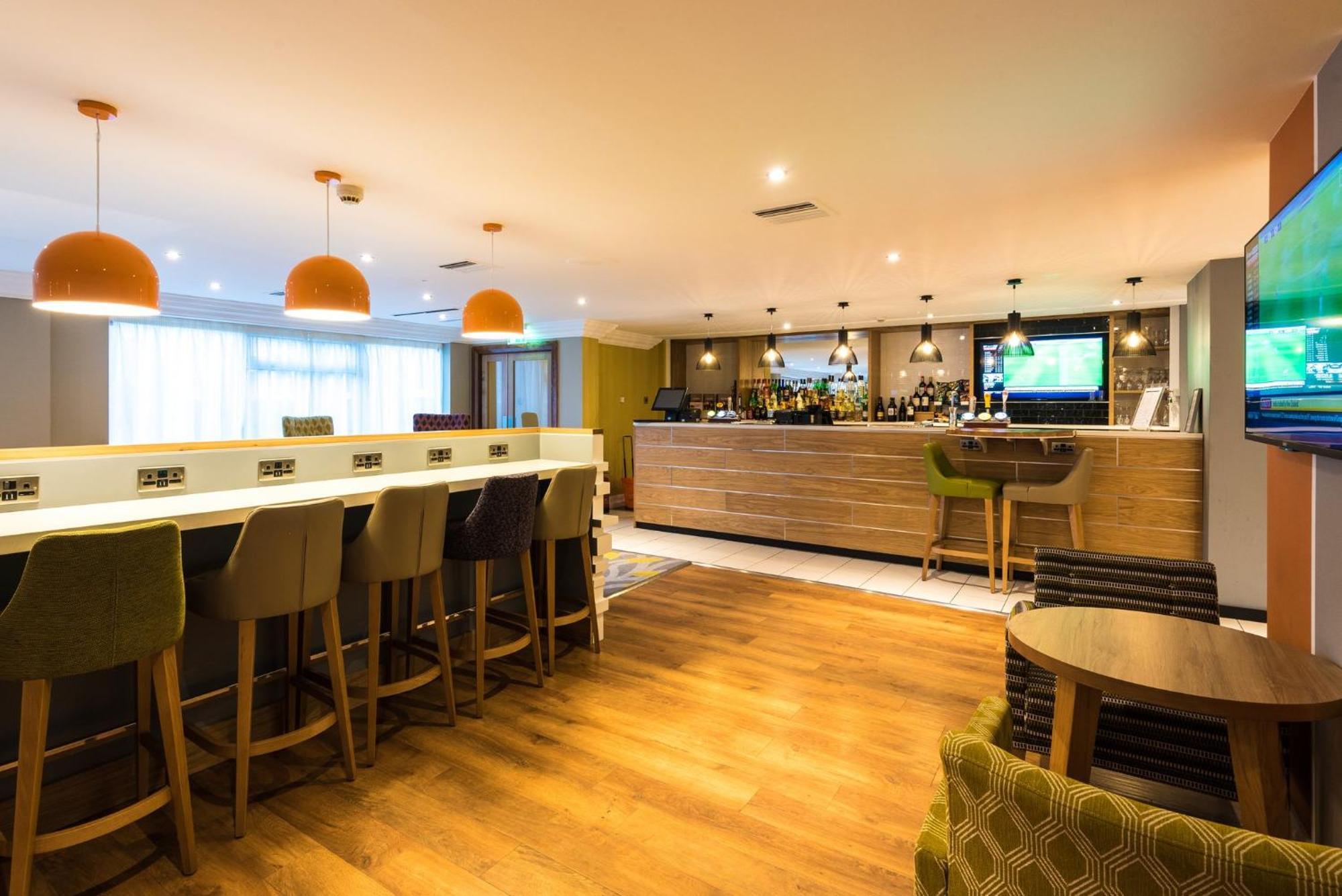 Holiday Inn Chester South By Ihg Exterior photo